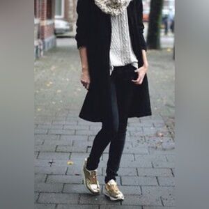New balance gold sneakers 8.5 woman